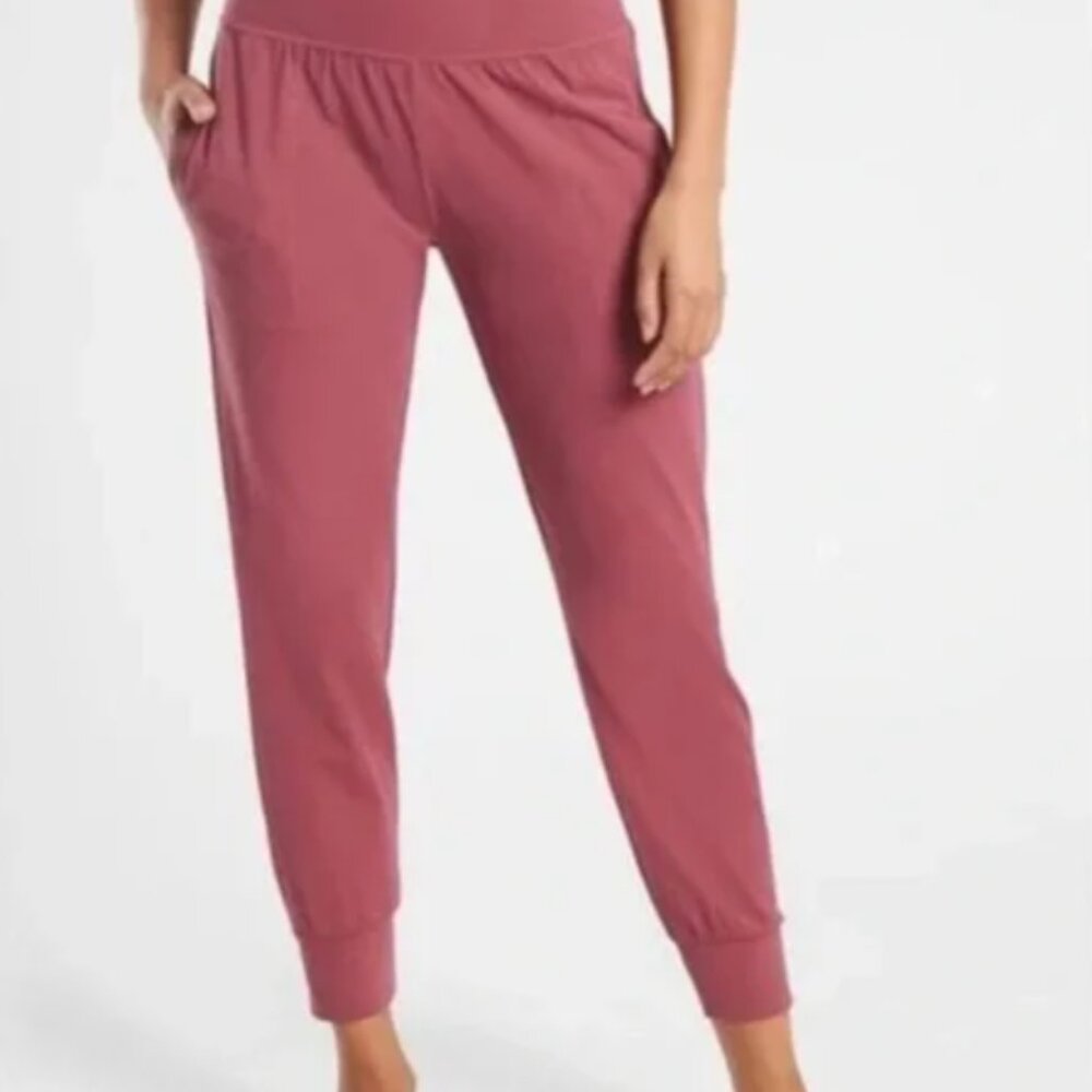 Athleta Salutation Jogger Powervita Victorian Berry Size Medium